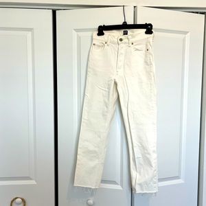 Gap jeans size 25/0 white, cropped cheeky straight